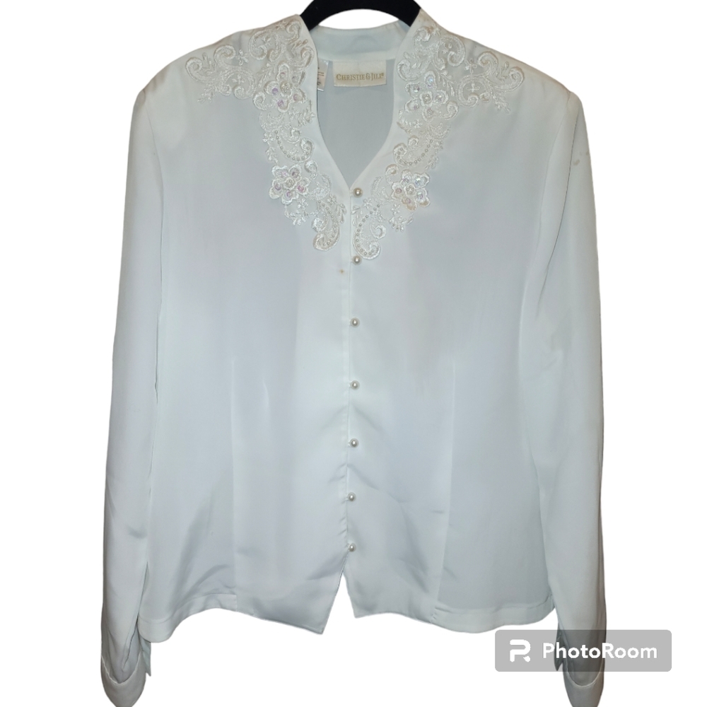 Vintage Blouse button up with embroidery on collar